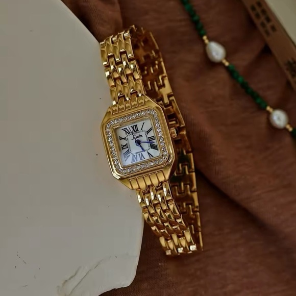 Panthere Classic Gold Crystal Stainless Steel Gold Watch main image 14
